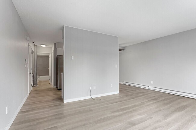 Photo - Gateway Crossing