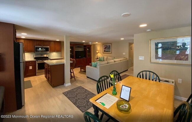 Photo - 17 Sampson Ave