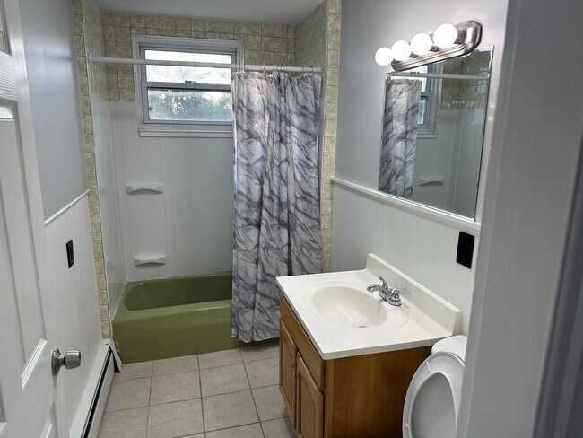 Photo - 205 Waterman Ave Unidad 2ND