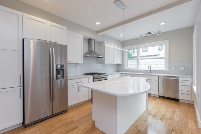 Photo - 293 Broadway