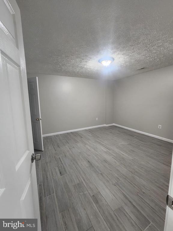 Photo - 405 Park Cove Dr