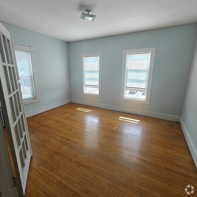 Building Photo - 425 Chelmsford St Unit 2 Rental