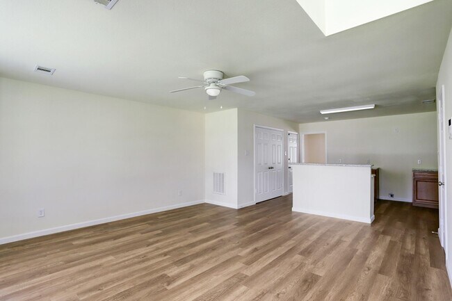 23339-23341 High Pt St