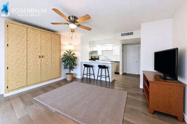 Photo - 6320 N 16th St Unidad 205