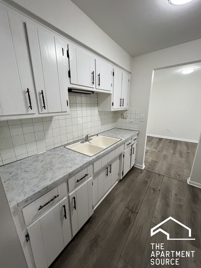 Photo - 2310 N Harlem Ave Unidad 602