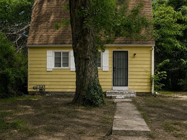 Building Photo - 6703 Walrond Ave