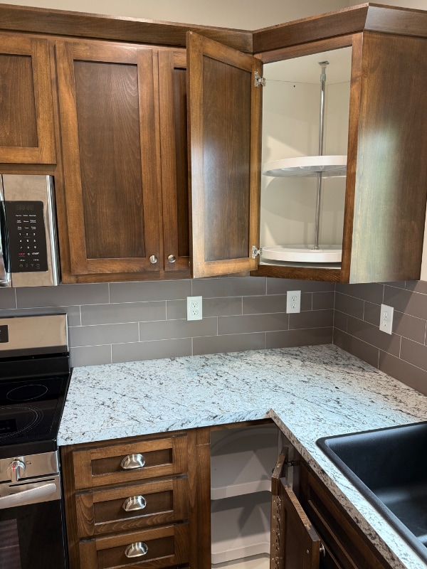 Photo - 842 E 8th St