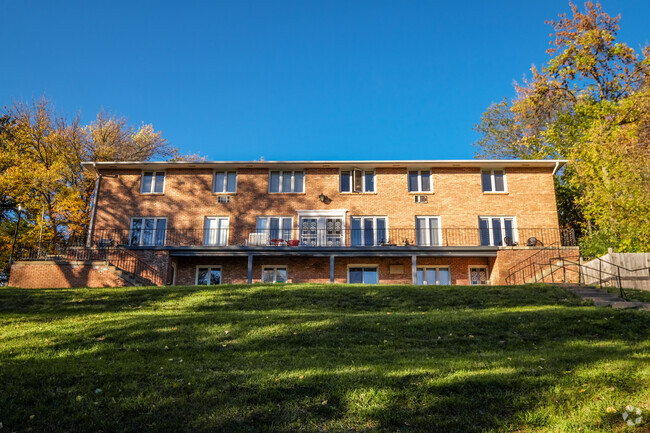 Building Photo - Greenwood Manor Rental