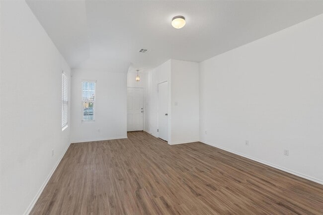 Photo - 108 Joe Kidd Ln