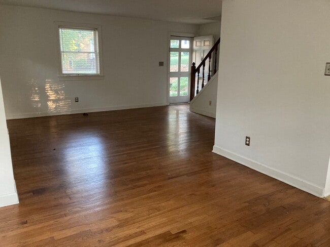 Photo - 1900 Smallwood Dr