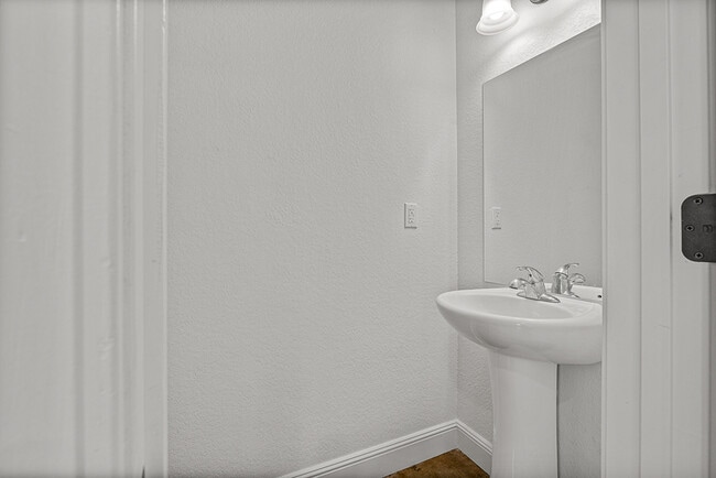 4909 Reserve Blvd Unit E204