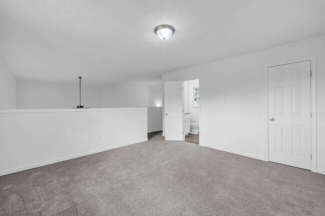 Photo - 1586 Kings Rd