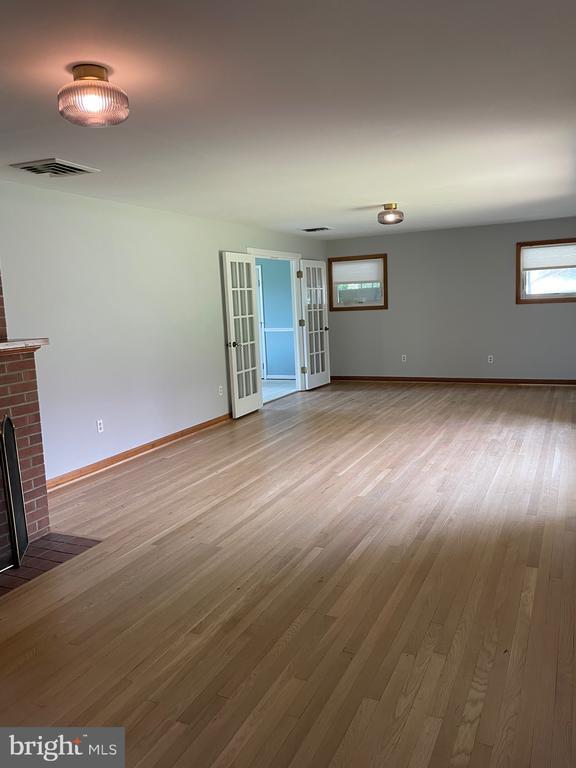 Photo - 21 E Loudoun St