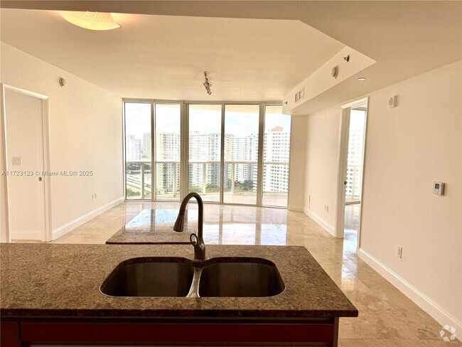 Building Photo - 17201 Collins Ave Unit 1806 Rental