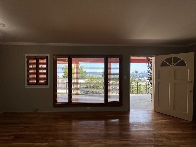 Photo - 1300 Larrabee St