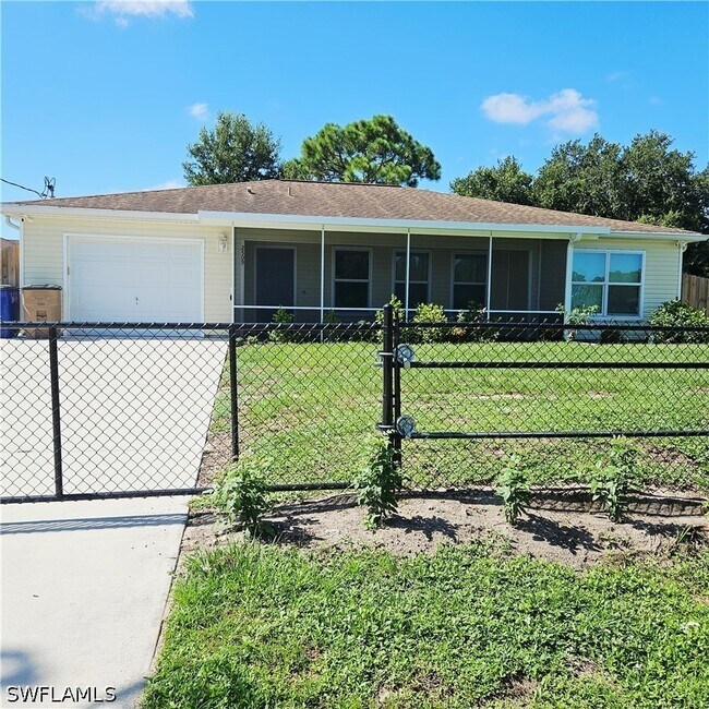 Photo - 2509 42nd St W