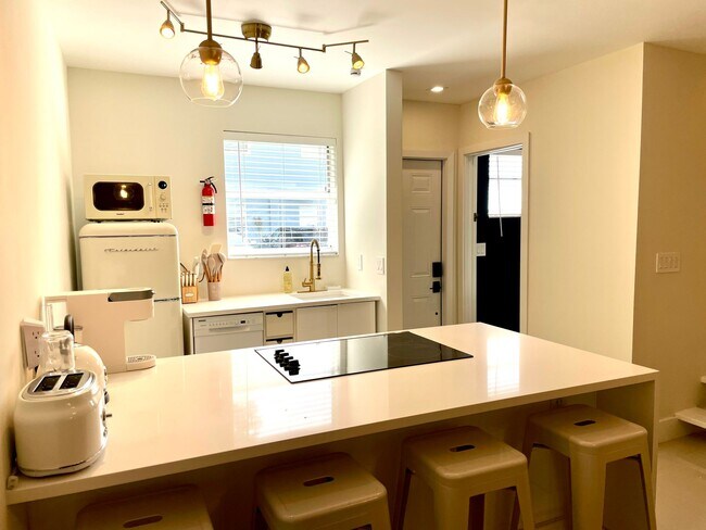 Photo - 798 Crandon Blvd Townhome