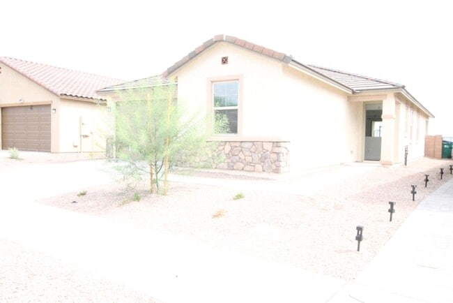 Building Photo - 5523 W Monterey Dr Rental
