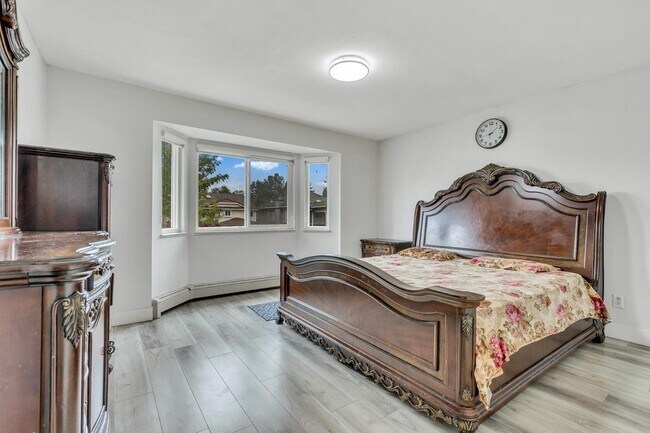 Photo - 12474-1290A 90a Ave