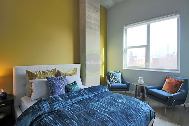 Photo - 709 N Milwaukee Ave