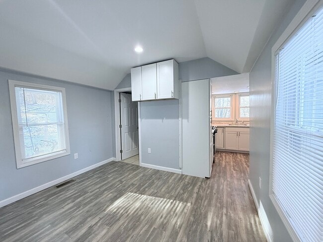 Photo - 48 Bridge St