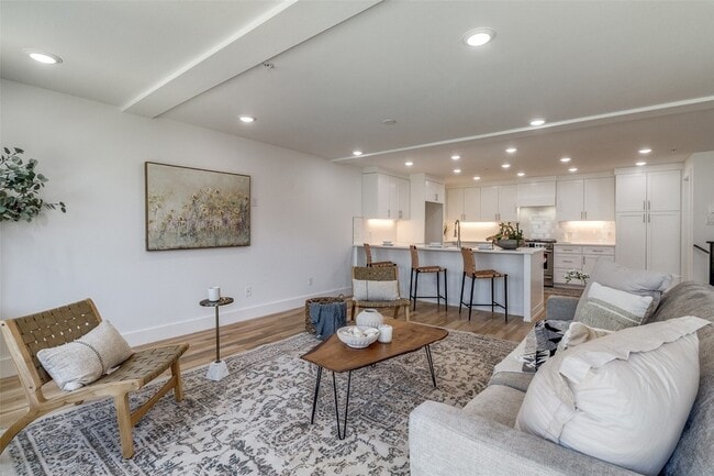 Photo - 4701 San Jacinto St Unidad 103