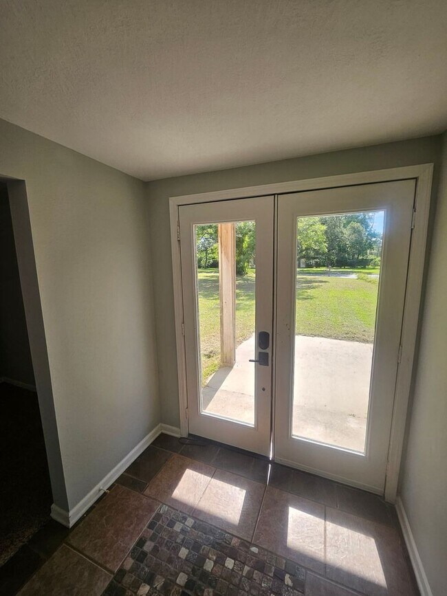 Photo - 403 S Texas St