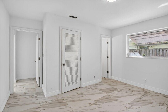 Photo - 5731 NE 17th Terrace