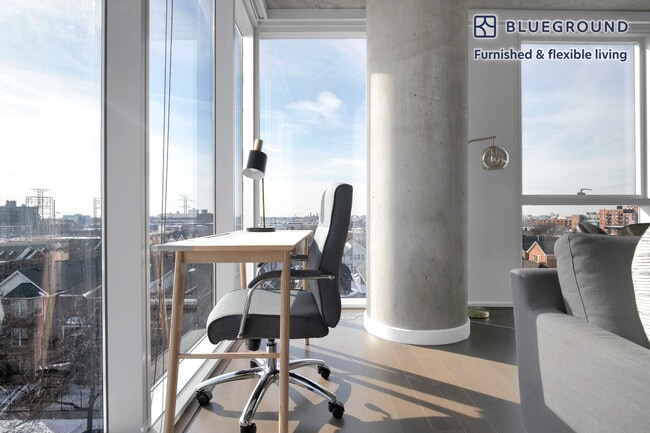 Photo - 625 W Division St Unidad FL5-ID580