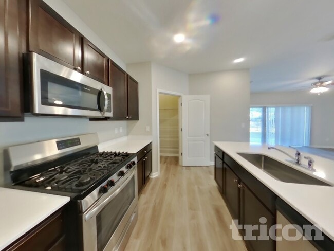 Photo - 155 Bloomfield Wy