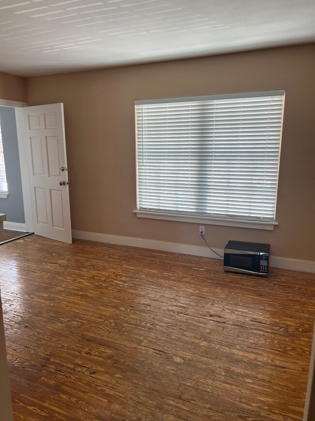 1310 3rd Ave W
