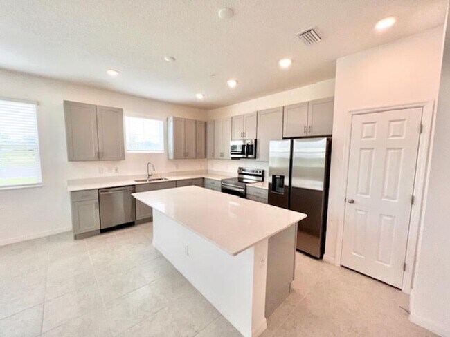 Photo - 1638 Acclaim Rd