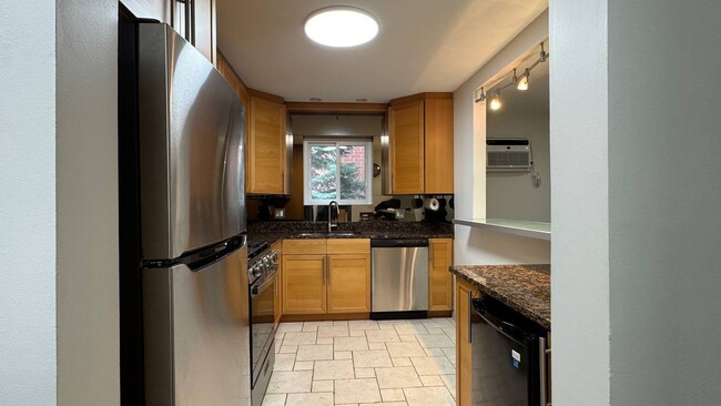 Photo - 1650 Mill St Unidad 206