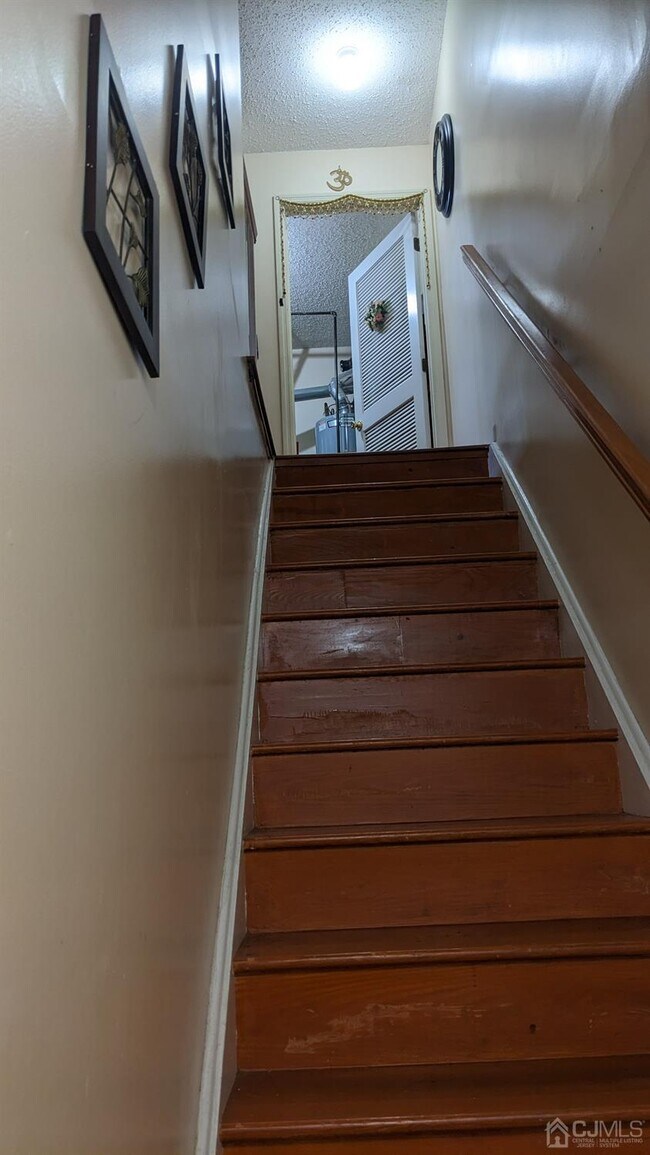 Photo - 7 Newburgh Dr