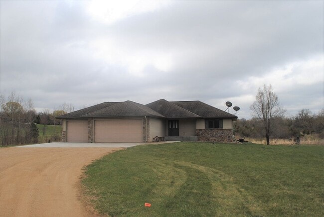 Photo - Great 4 bedroom 3 bathroom home in Hudson