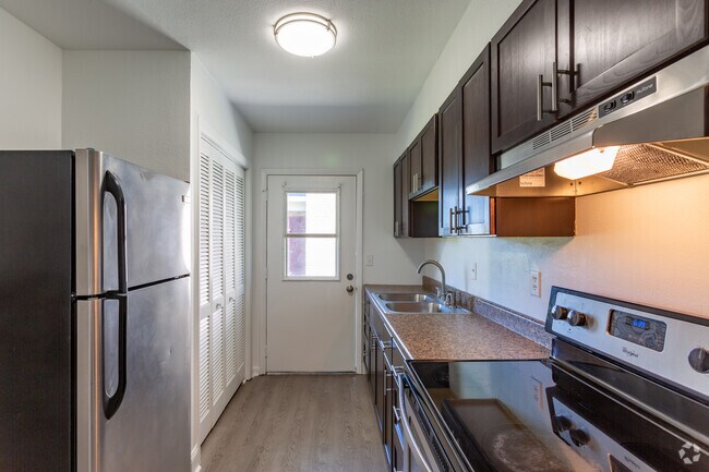 1BR, 1BA - Kitchen