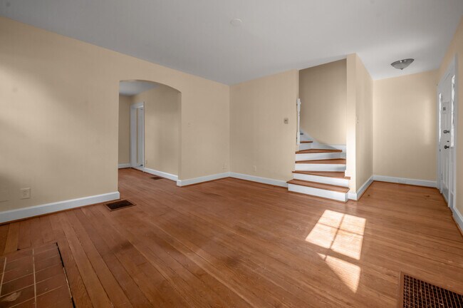 Photo - 494 Bob O Link Dr