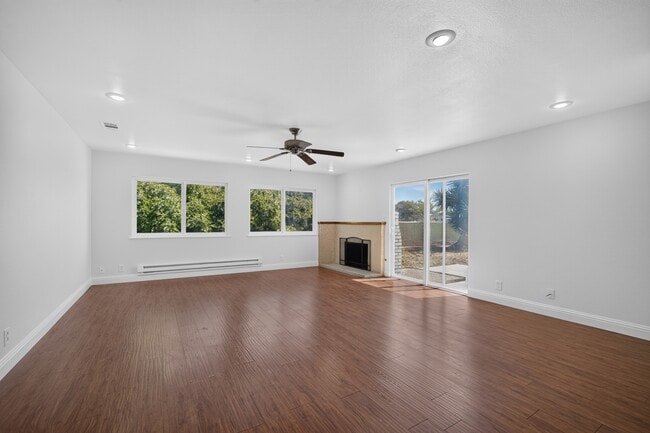 Photo - 2045 Larsen Ct