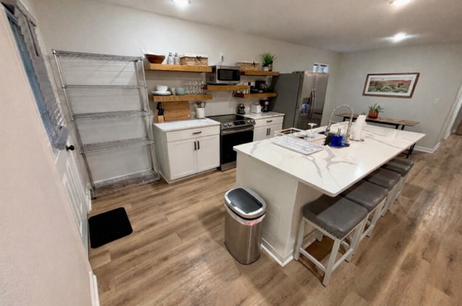 Photo - 1528 E Devine St