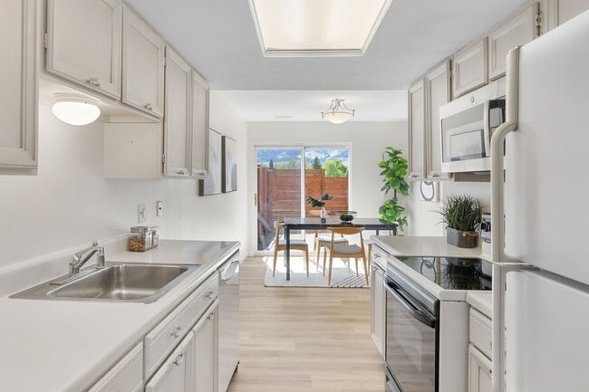 Photo - 2666 Sherwood Cir