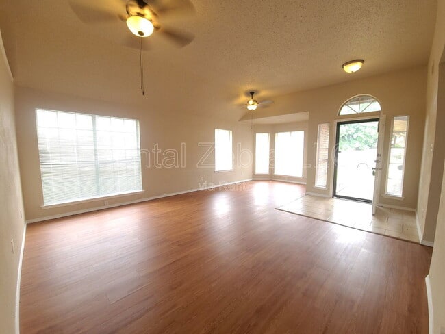 Photo - 7605 Misty Ridge Dr N