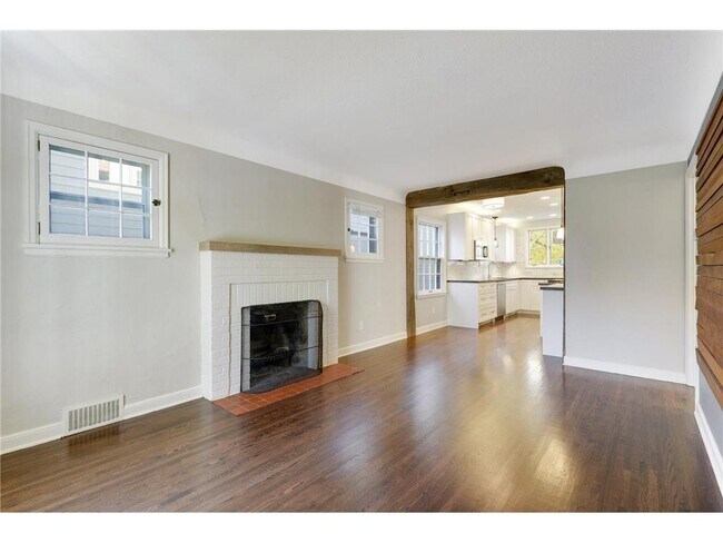 Photo - 4020 Ewing Ave S