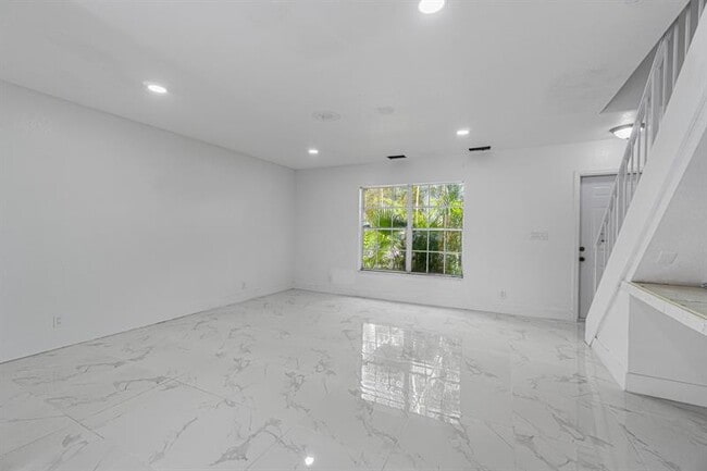 Photo - 7924 Kimberly Blvd