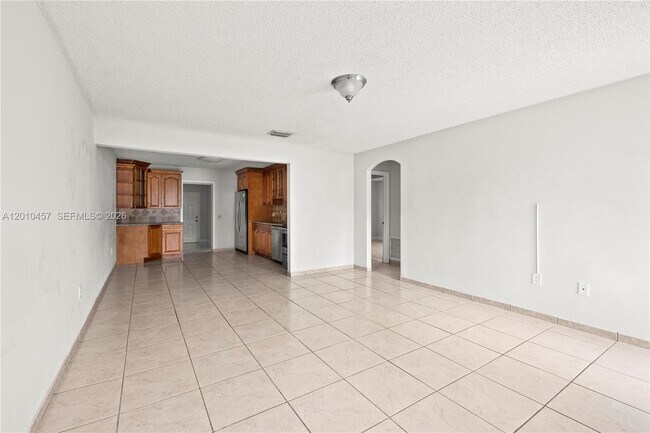 Photo - 1800 SW 97th Ave Unidad A