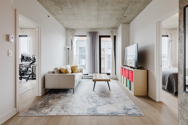 Building Photo - 2180 Rue Sainte-Catherine E Unit -Catherine E, Apt 535