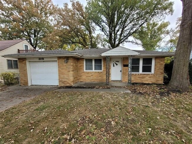 Building Photo - 2518 E 5th St