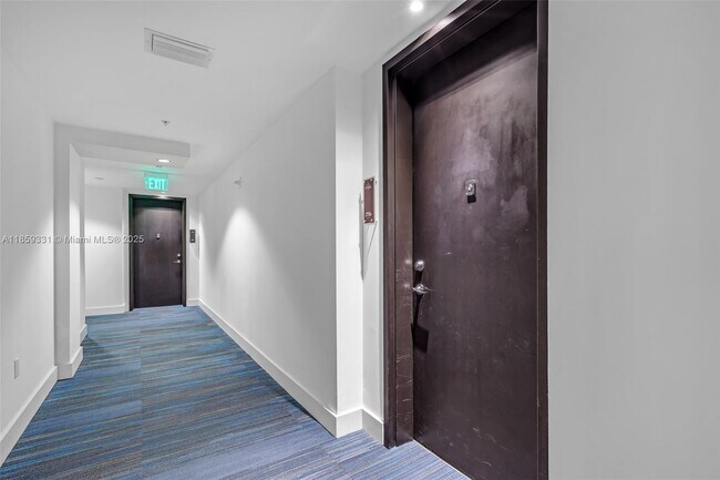 Photo - 999 SW 1st Ave Unidad 2916 Rental