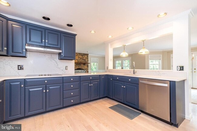 Photo - 38 Chestnut Valley Dr