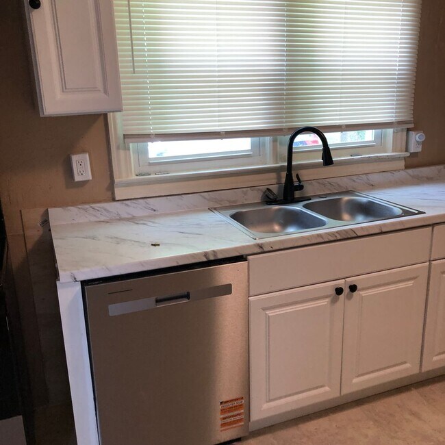 Photo - Beautiful country settings!  3 Bedroom / 1 bath - Kingsport TN