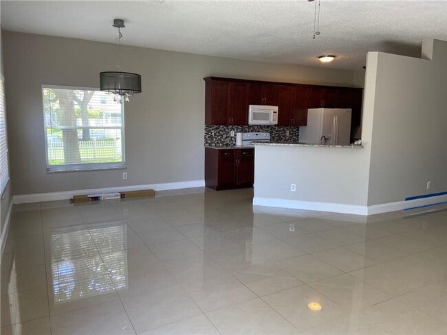 Building Photo - 4838 NW 58th Pl Rental